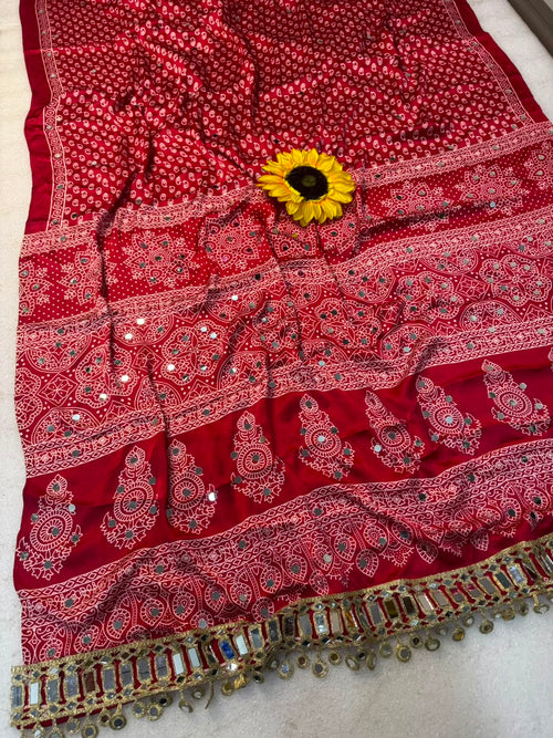 AJRAKH pure Gajji bandhej Supar mirar wark saree mirar less bodar 
pure Gajji Soft Silk saree