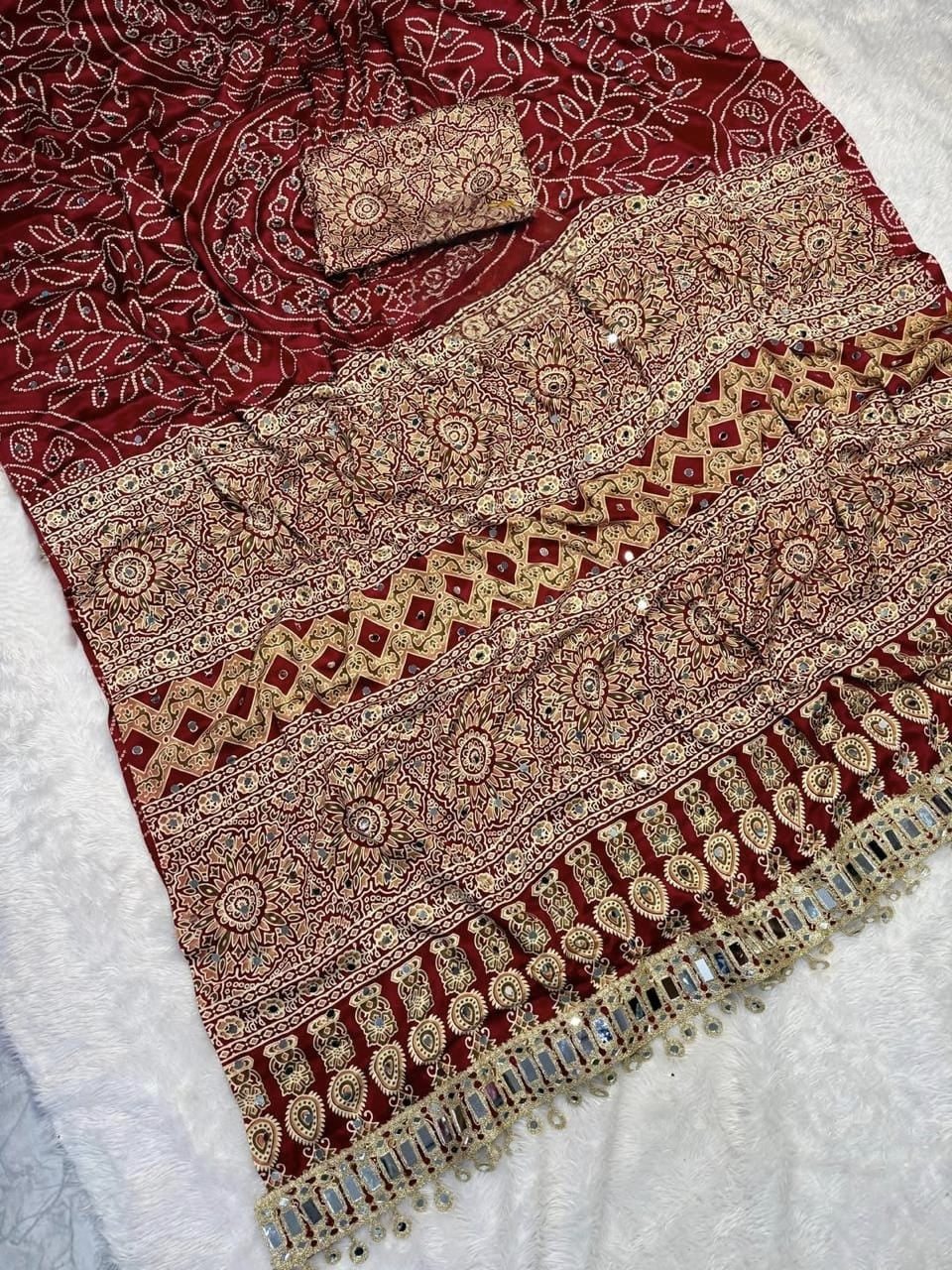 AJRAKH pure Gajji bandhej Supar Mirror Work Saree, Mirror Less Border