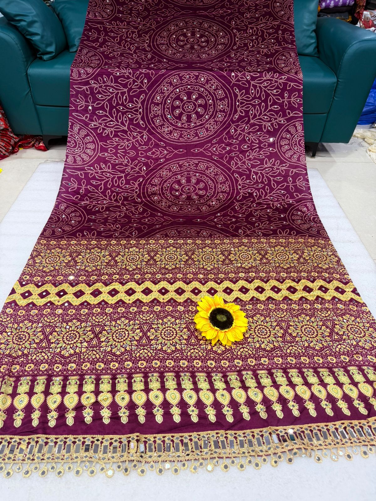 AJRAKH pure Gajji bandhej Supar Mirror Work Saree, Mirror Less Border