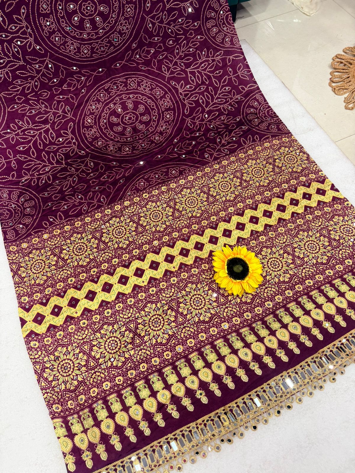 AJRAKH pure Gajji bandhej Supar Mirror Work Saree, Mirror Less Border