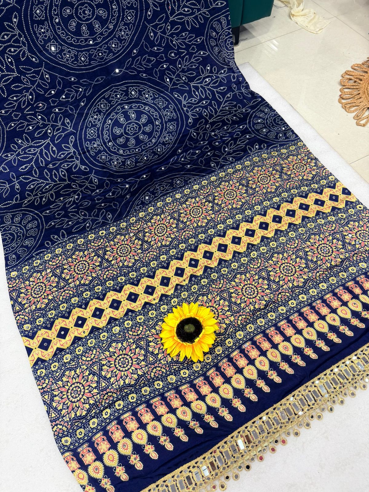 AJRAKH pure Gajji bandhej Supar Mirror Work Saree, Mirror Less Border